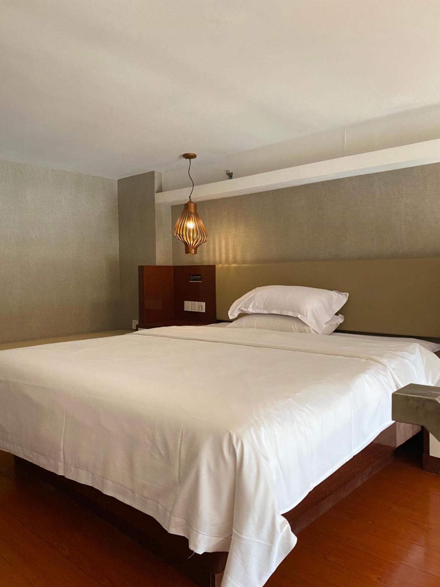April Fair Duplex Apartment Guangzhou South Railway Station Ao Yuan Yue Shi Dai Branch Eksteriør bilde