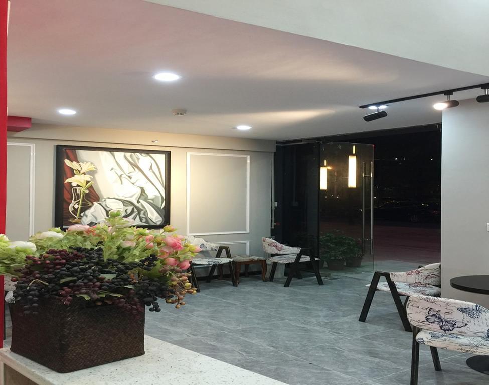 April Fair Duplex Apartment Guangzhou South Railway Station Ao Yuan Yue Shi Dai Branch Eksteriør bilde